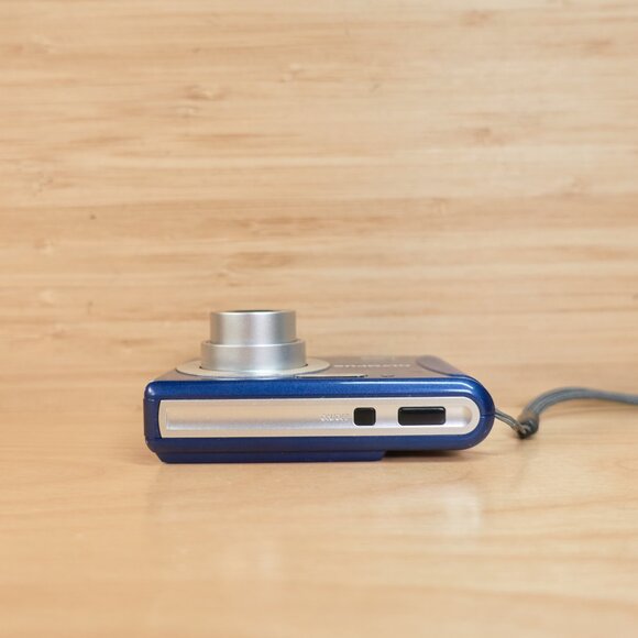 Olympus T-100 Digital Camera / 12MP / 3x Optical Zoom / Blue / Tested & Working - Picture 6 of 10